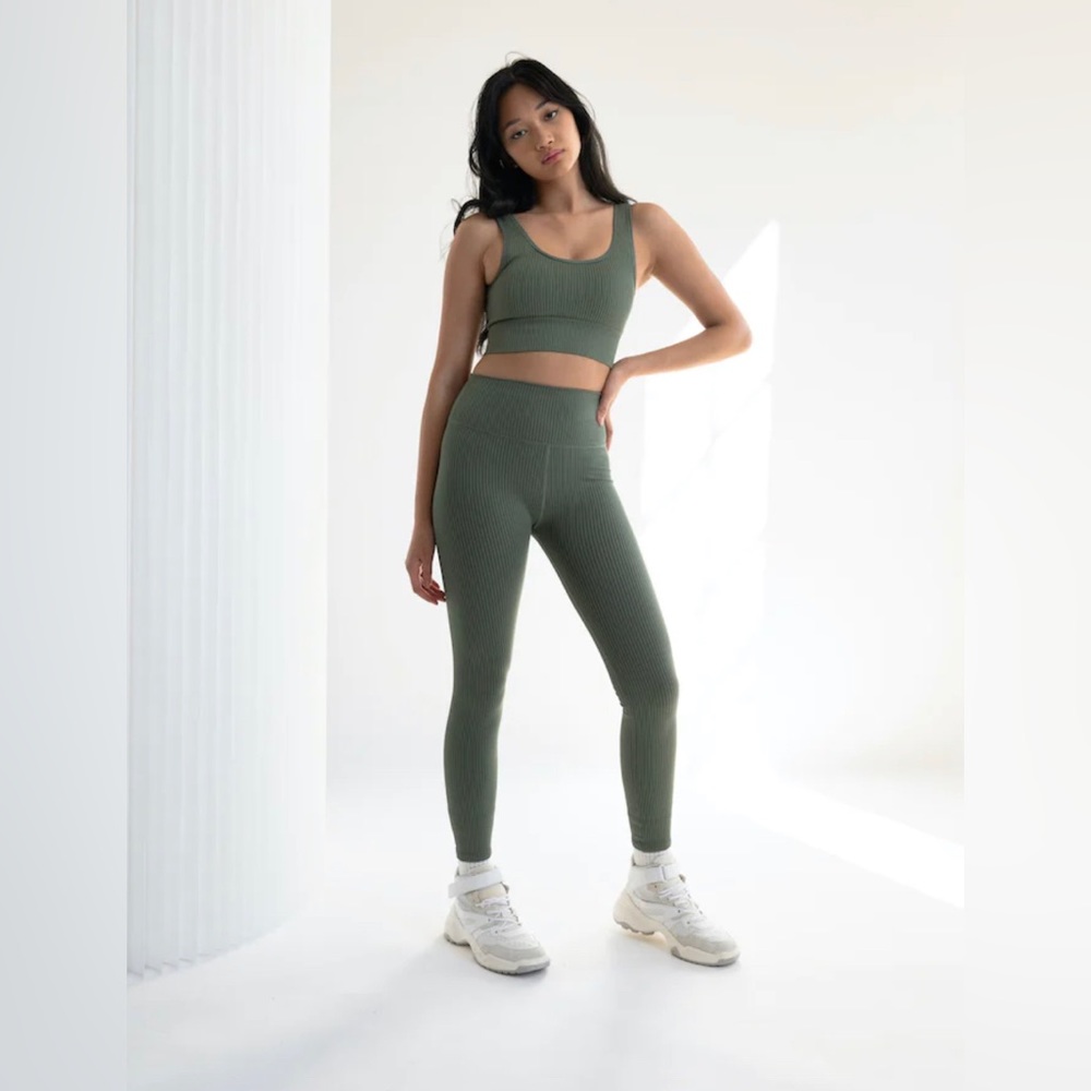 Good American Active Essential Ribbed Legging / Agave / Size 1/2